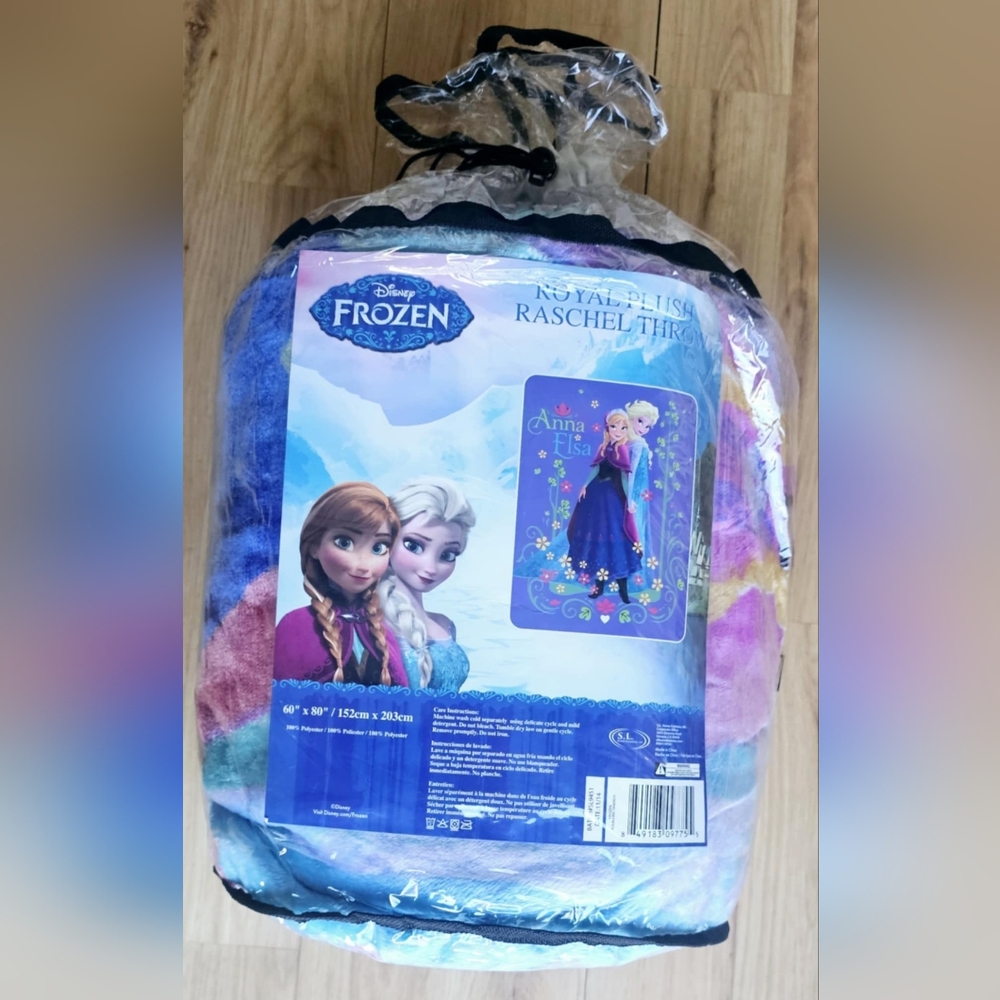 FROZEN TWIN SIZE BLANKET